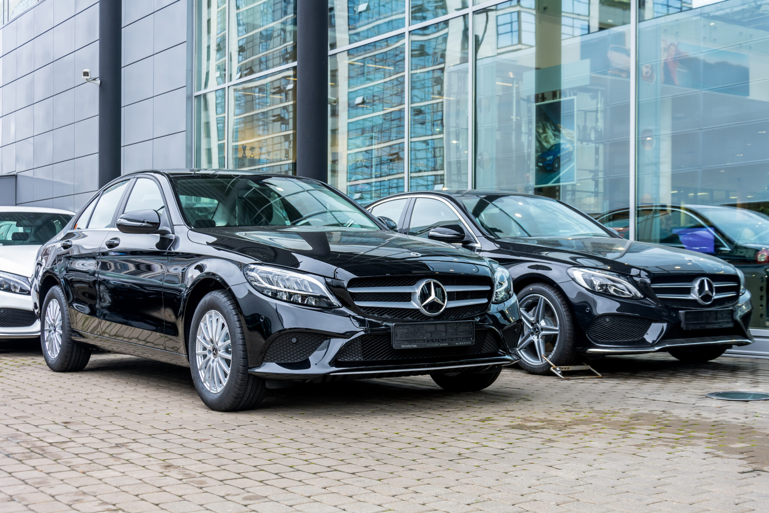 Mercedes-Benz lowers 2026 sales forecast as China demand slumps