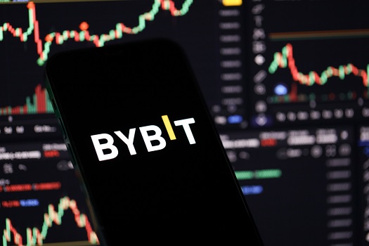 Bybit upgrades AI Trading Hub with copy trading, bots, algos, and dual verification to boost automated crypto trading power.