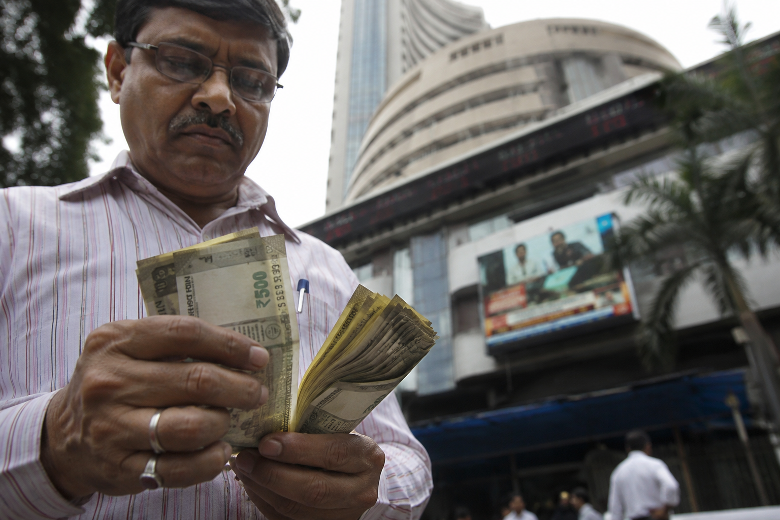 Indian rupee under pressure as oil rally sparks fresh lows